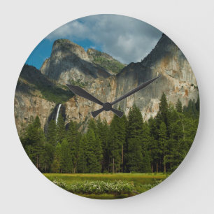 Dramatischer Blick auf das Yosemite-Tal von den To Große Wanduhr