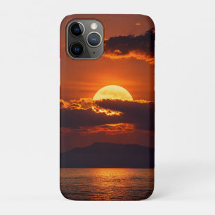 Dramatischer karmesinroter Sonnenuntergang und Oze Case-Mate iPhone Hülle