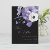 Dramatischer Lilac Lavender Floral All in One Wedd Einladung (Stehend Vorderseite)