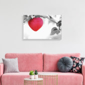 Dramatischer Red Heart Shape Apple Leinwanddruck (Insitu (Wohnzimmer))