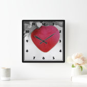 Dramatischer Red Heart Shape Apple Quadratische Wanduhr (Zuhause)