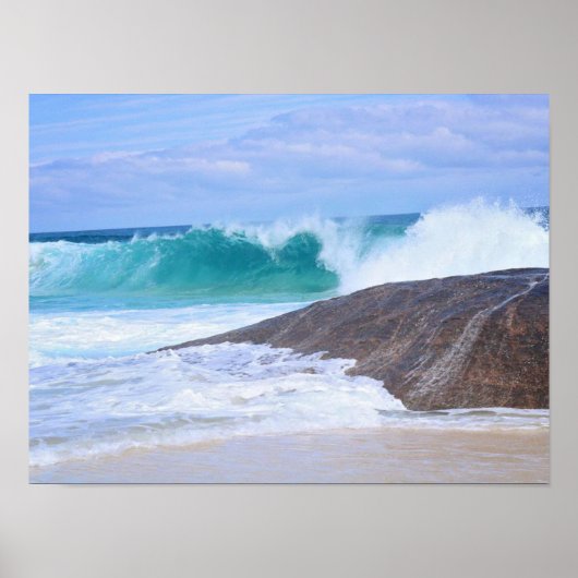 Dramatischer, riesiger Meeresufer Felsen Blauer Oz Poster (Vorne)