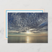 Dramatischer Sonnenuntergang mit Wolken und Ozean Postkarte (Vorne/Hinten)