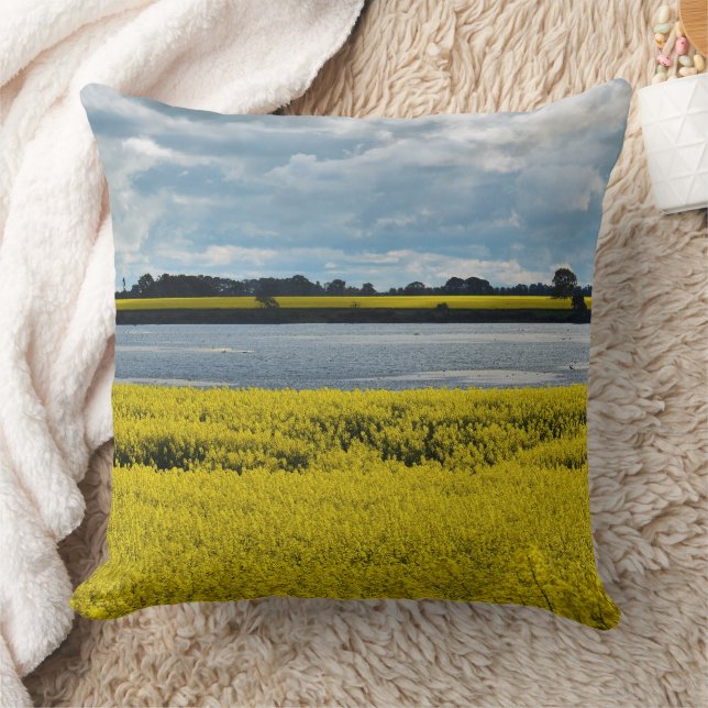 Dramatischer Streatham Beauty Kissen (Decke)