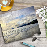 Dramatisches Cloud Sunset Pismo Beach California F Puzzle<br><div class="desc">Dieses dramatische Pismo Beach, Kalifornien, weite, unberührte, sandige Strandlandschaft, nah zum Sonnenuntergang genommen, strahlt Ruhe und Einsamkeit aus. Hier finden Sie die Surfer, die für den perfekten Wellengang gewartet sind, sowie die kleinen Vögel, die nach ihrem Abend-Snack suchen. Erinnern Sie sich an Erinnerungen des Sommers, wenn Sie dieses atemberaubende, schicke,...</div>