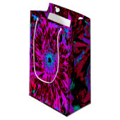 Dramatisches Crimson Red, Lila und Black Dahlia Kleine Geschenktüte (Vorderseite Schrägansicht)