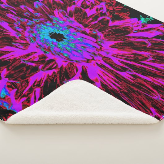 Dramatisches Crimson Red, Lila und Black Dahlia Sherpadecke (3/4)