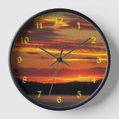 Dramatisches Orange Sunset Landschaftsbild Uhr (Vorderseite)