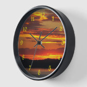 Dramatisches Orange Sunset Landschaftsbild Uhr (Winkel)