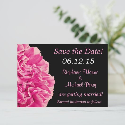 Dramatisches Pink Peony Save the Date Hochzeit Einladung (Stehend Vorderseite)