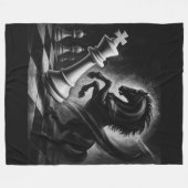 Dramatisches Schwarzes Pferd gegen König - kühne S Fleecedecke (Vorderseite (Horizontal))