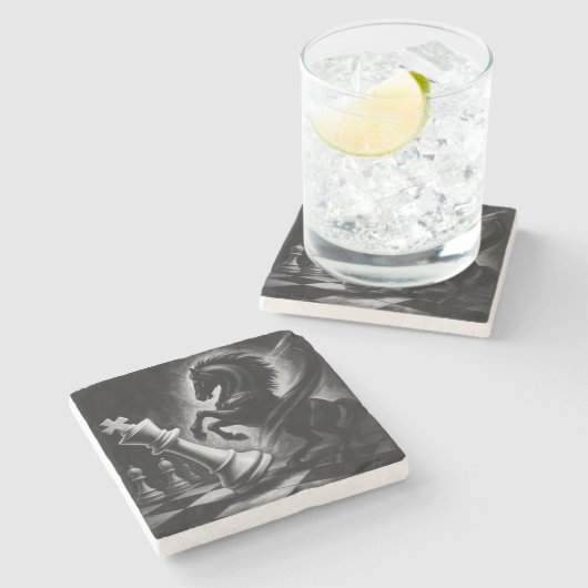 Dramatisches Schwarzes Pferd gegen König - kühne S Steinuntersetzer (Seitenansicht)