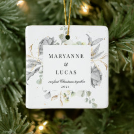 Dramatisches Silver Floral Monogram First Christma Keramikornament