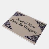 Draußen gibt es Dragon|Dungeon Dragon Doormat Fußmatte (Schrägansicht)