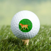 Draußen mit dem Hund spazieren Golfball (Insitu T-Shirt)