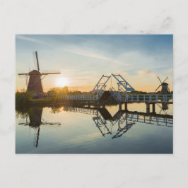 Drawbridge und Windmühlen bei Sonnenuntergang in H Postkarte