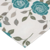 Drawn Roses In Muted Blues And Greens Tischdecke (Schrägansicht)