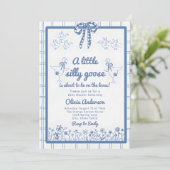 Drawn Silly Goose blue Gingham Ribbon Baby Shower Einladung (Stehend Vorderseite)