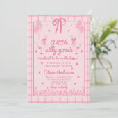 Drawn Silly Goose pink Gingham Ribbon Baby Shower Einladung (Stehend Vorderseite)