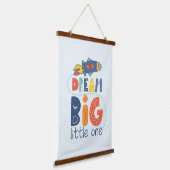 Dream Big Little One Rocket Wandteppich Mit Holzrahmen (Gewinkelt)
