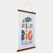 Dream Big Little One Rocket Wandteppich Mit Holzrahmen (Gewinkelt)