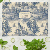 Dream Castle Classic Blue and Ivory Toile de Jouy Geschirrtuch (Gefaltet)