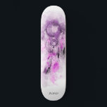 *~* Dream Catcher . Sacred Boho Tribal Shamanic Skateboard<br><div class="desc">* Western BOHO American Watercolor Abstrakte Dream Catcher Tour mit hübschen Feathers als Shamanic-Symbol für einen amerikanischen Spirituellen Heiler oder BOHEMIAM Design. * * *** Die Farben sind meist LILA und MAGENTA auf WEISS. Dieses temperamentbasierte, beliebte boho kreative abstrakte moderne Träumerei- und Feathers-Design wird höchstwahrscheinlich von Shamans, Native American Healers,...</div>