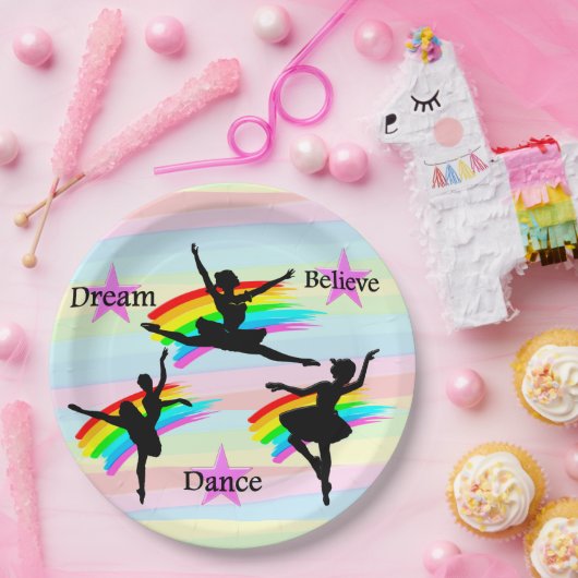 DREAM, ERREICHEN, GLAUBEN DANCER PAPIER TELLER (Party)