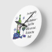 Dreaming of White Christmas, Funny Wine Art Gifts Runde Wanduhr (Winkel)