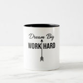 Dreams Big Work Hard Zweifarbige Tasse (Mittel)