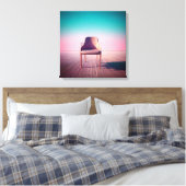 Dreamscape Elegante: Zeitgenössischer Stuhl in Gra Leinwanddruck (Insitu (Schlafzimmer))
