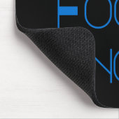 Dreamtech_Inc: Rise, Focus, Conquer Schreibtischun Mousepad (Ecke)