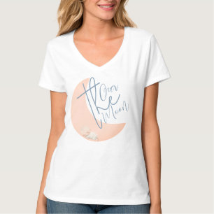 Dreamy Baby über der Mond Babydusche T-Shirt