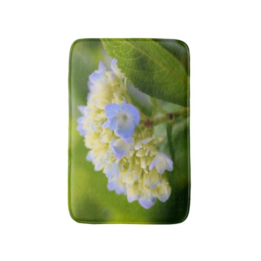 Dreamy Blue Hydrangea Blume Badematte (Vorderseite Vertikal)