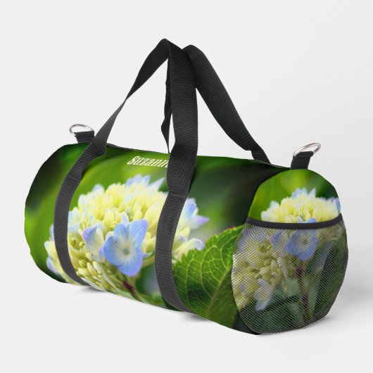 Dreamy Blue Hydrangea Blume Personalisiert Duffle Bag (Rechte Ecke)