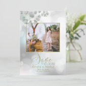 Dreamy Bokeh und Eucalyptus Foliage Save the Date Einladung (Stehend Vorderseite)