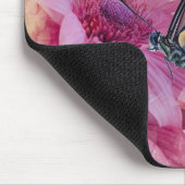 Dreamy Butterfly mit rosafarbenen Blume Mousepad (Ecke)
