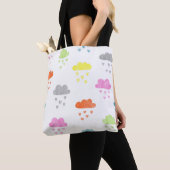Dreamy Clouds: Wasserfarbener Herzrain Tasche (Von Nahem)