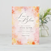 Dreamy Floral Liebe ist in Bloom Brautparty Einladung (Stehend Vorderseite)