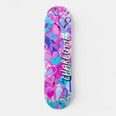 Dreamy Fusion: Blue & Pink Graffiti Hearts Skateboard (Vorderseite)