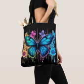 Dreamy Gradient Wings: Ein Schmetterling in Pastel Tasche (Von Nahem)