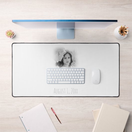 Dreamy Hazy Black and White Wedding Pic and Date Schreibtischunterlage (Büro 1)