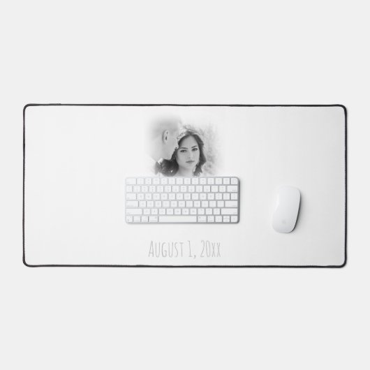 Dreamy Hazy Black and White Wedding Pic and Date Schreibtischunterlage (Tastatur & Maus)