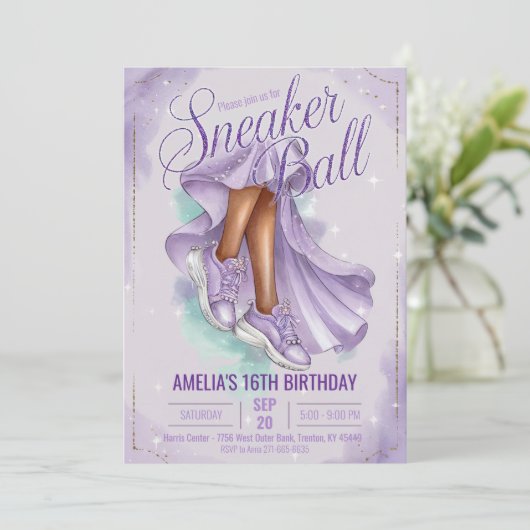 Dreamy Lavender Sneaker Ball Birthday Feminine Einladung (Stehend Vorderseite)
