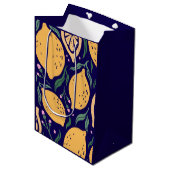 Dreamy Lemons Mittlere Geschenktüte (Vorderseite Schrägansicht)