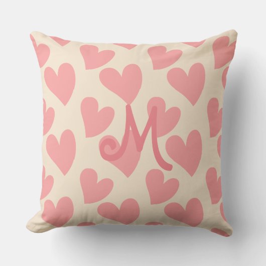 Dreamy Pastel Pink Hearts Mit Monogramm Beige Kissen (Vorderseite)