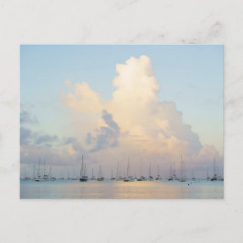 Dreamy pastel sunrise over bay and sailing boats postkarte