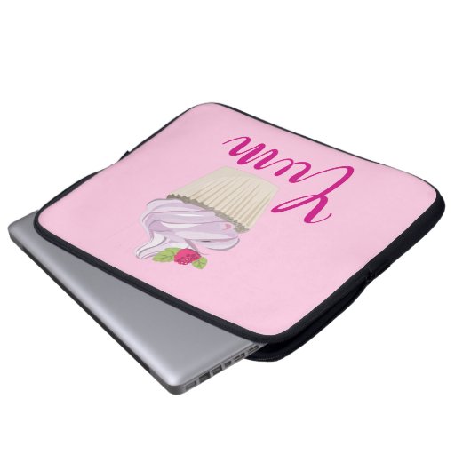 Dreamy Pink Cupcake mit Raspberry Yum! Laptopschutzhülle (Vorne Knopf)