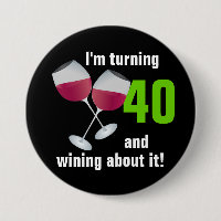 Drehen 40 und wining mit Rotweingläsern