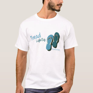 Drehen Sie Reinfall-Schritt leicht um T-Shirt